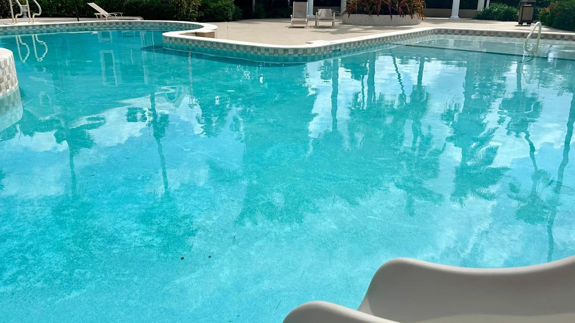 Britannia 7 Mile Beach Condo West Bay