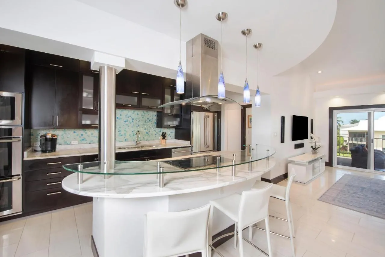Britannia 7 Mile Beach Condo West Bay 0*,