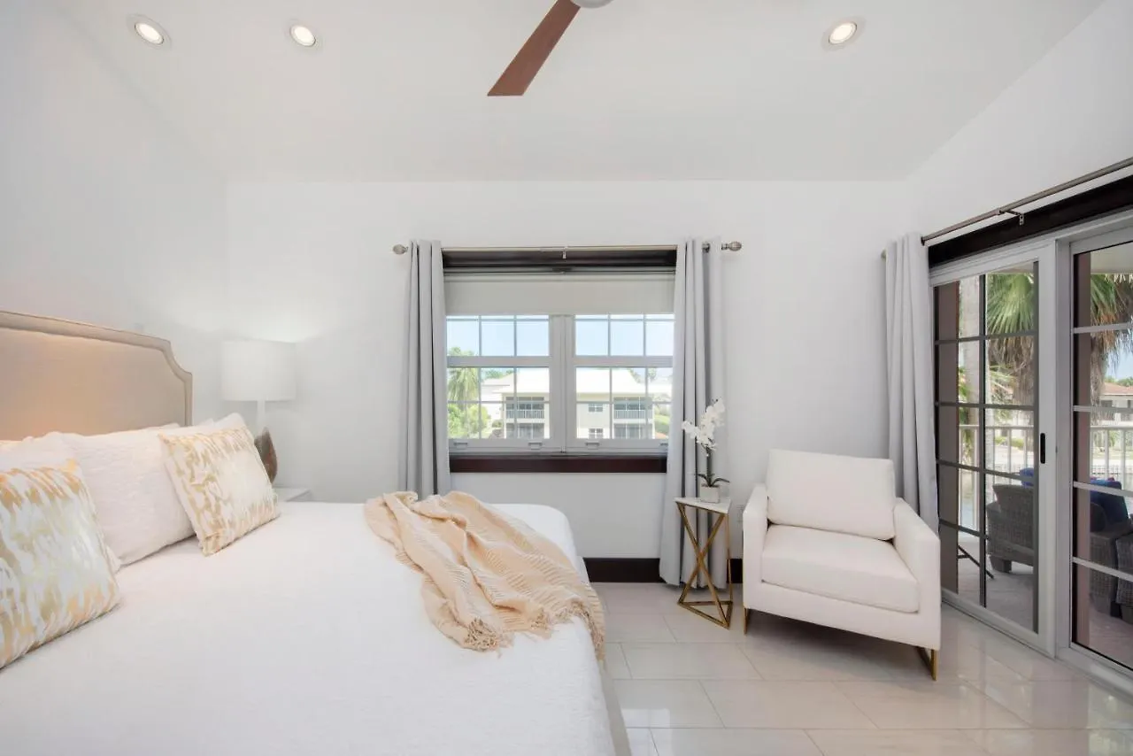 펜션 Britannia 7 Mile Beach Condo West Bay