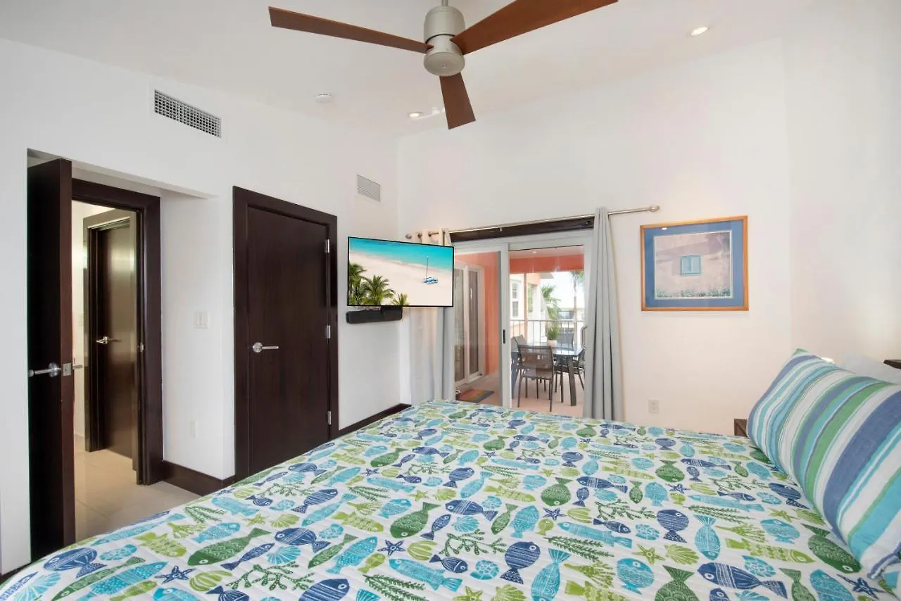 Britannia 7 Mile Beach Condo West Bay 0*,