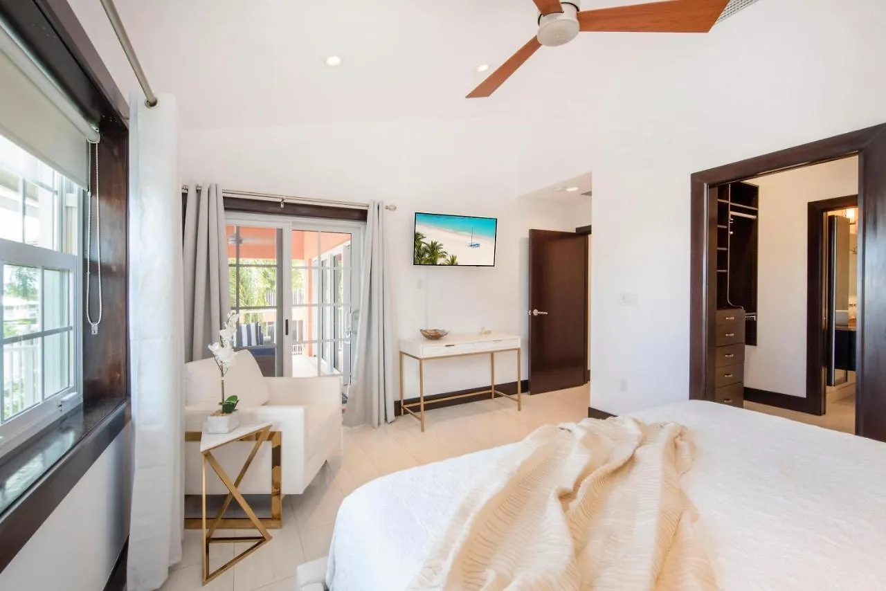 Britannia 7 Mile Beach Condo West Bay 0*,  케이맨 제도